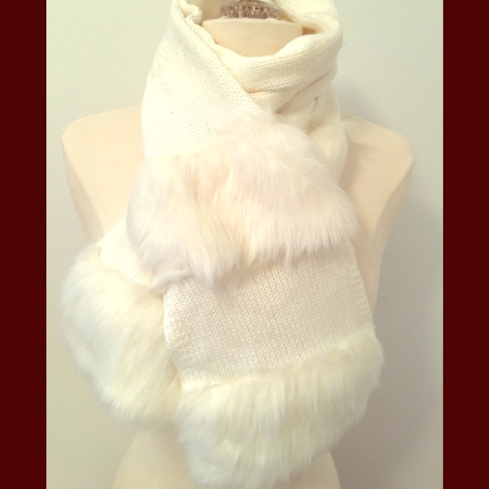 RUYI FAUX FUR WHITE SCARF